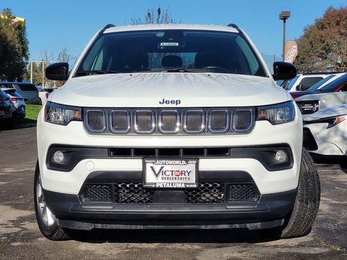 2022 Jeep Compass Latitude Lux