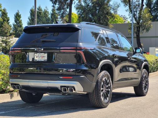 Black 2026 Chevrolet Traverse Z71