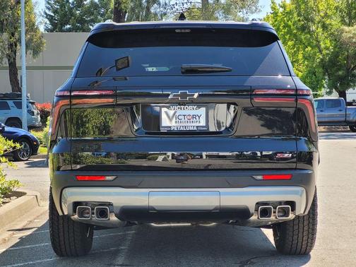 Black 2026 Chevrolet Traverse Z71