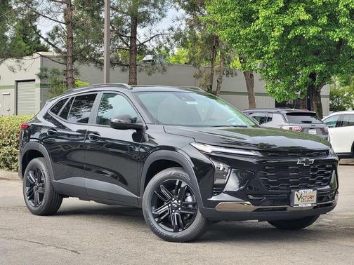 Black Metallic 2026 Chevrolet Trax ACTIV