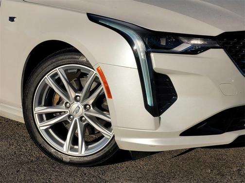 2024 Cadillac CT4 Luxury