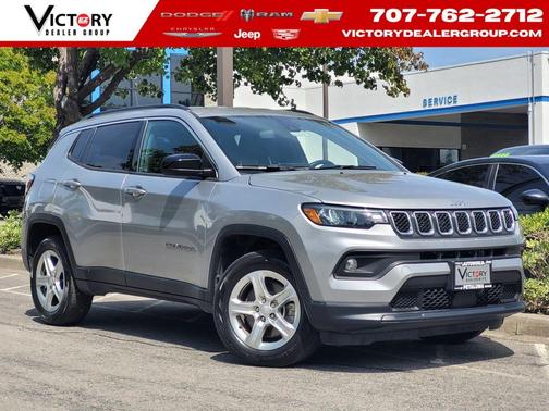 Billet Silver Metallic Clearcoat 2023 Jeep Compass Latitude
