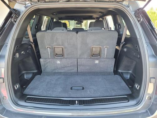 Metallic 2024 Jeep Grand Cherokee L Laredo