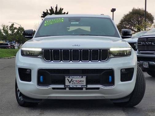 2022 Jeep Grand Cherokee 4xe Overland