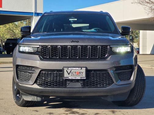 2023 Jeep Grand Cherokee Altitude