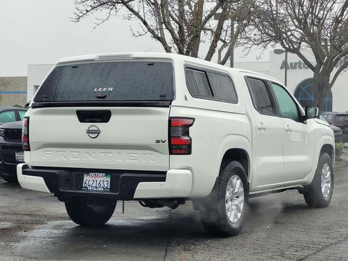 2023 Nissan Frontier SV