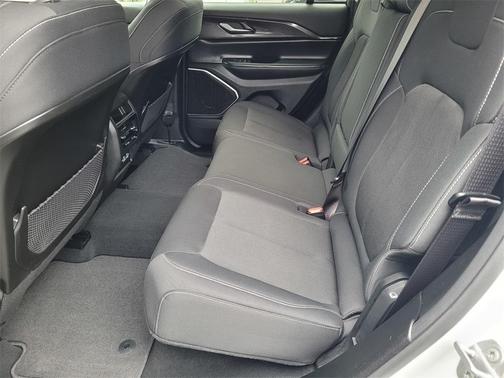 2022 Jeep Grand Cherokee Laredo