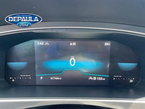 Oryx White Pearl Effect 2022 Volkswagen Tiguan 2.0T SE R-Line Black