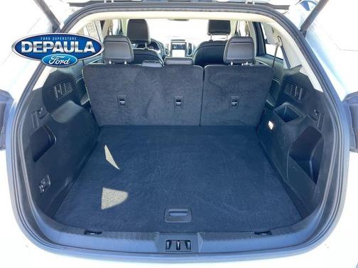 White Metallic 2023 Ford Edge SEL