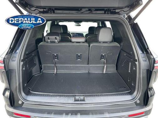 Black Metallic 2024 Chevrolet Traverse Z71