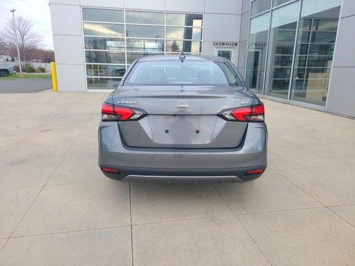 2023 Nissan Versa 1.6 SV