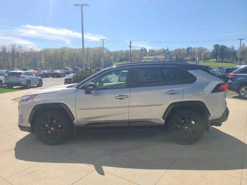 2024 Toyota RAV4 Hybrid SE
