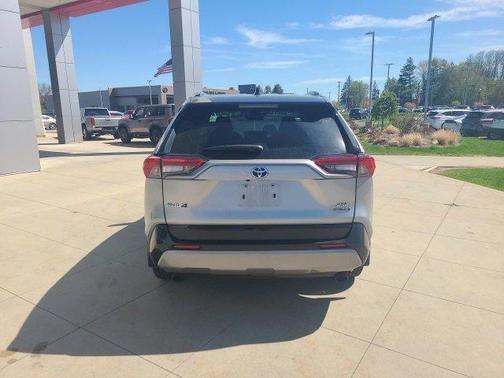 2024 Toyota RAV4 Hybrid SE