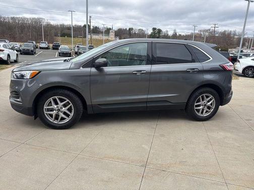 Carbonized Gray Metallic 2024 Ford Edge SEL