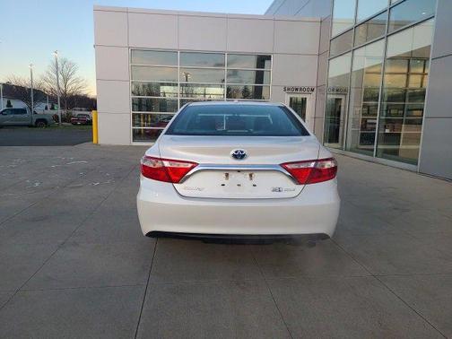 2015 Toyota Camry Hybrid XLE