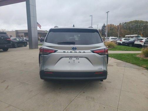 2022 Toyota Sienna XLE