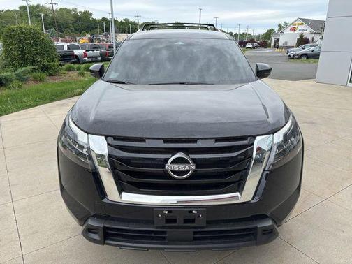 Super Black 2025 Nissan Pathfinder SV 4WD