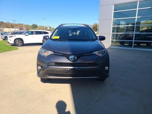 2017 Toyota RAV4 Hybrid SE