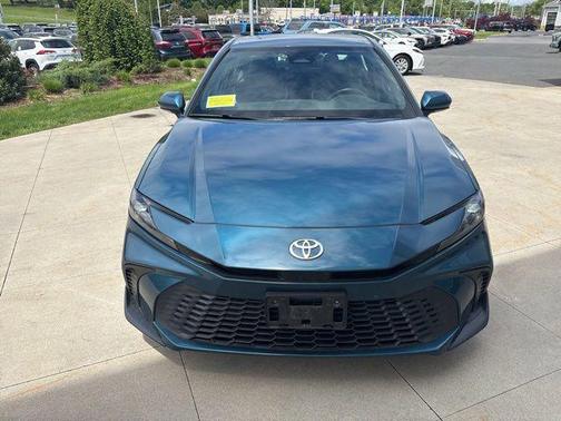 Ocean Gem/Black 2025 Toyota Camry SE