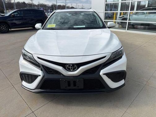 Ice Cap 2023 Toyota Camry SE