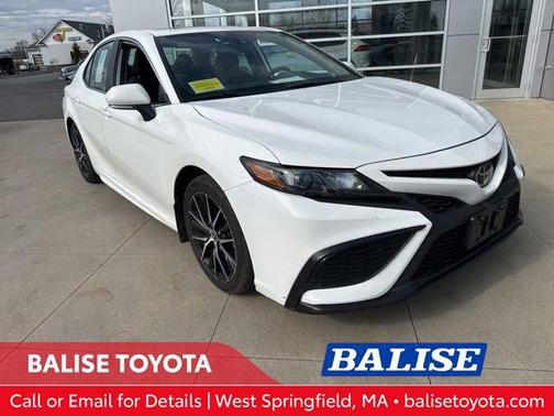 Ice Cap 2023 Toyota Camry SE