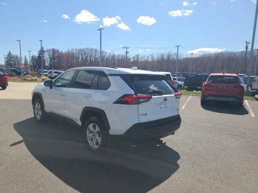 2021 Toyota RAV4 Hybrid XLE