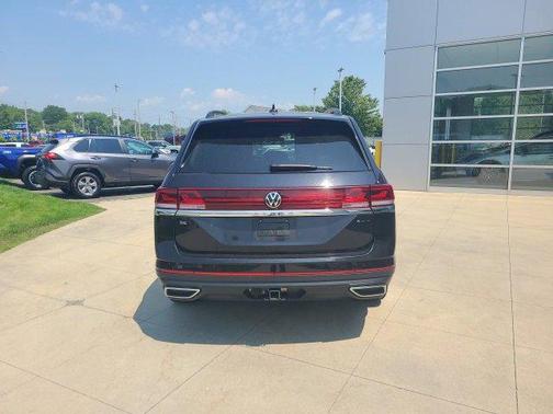 2024 Volkswagen Atlas 2.0T SE w/Technology 4MOTION