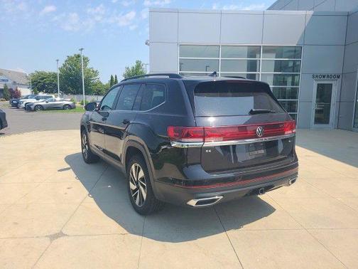 2024 Volkswagen Atlas 2.0T SE w/Technology 4MOTION