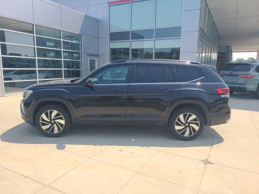 2024 Volkswagen Atlas 2.0T SE w/Technology 4MOTION