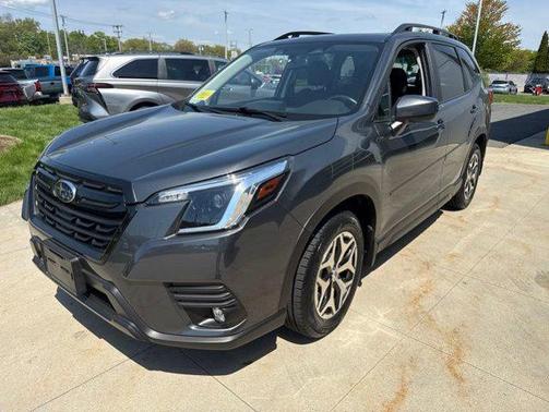 Magnetite Gray Metallic 2024 Subaru Forester Premium
