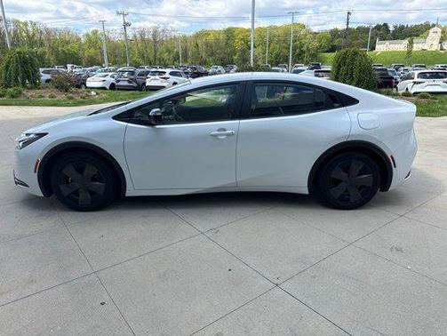 White 2025 Toyota Prius LE