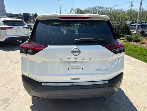 Pearl White Tricoat 2023 Nissan Rogue SV