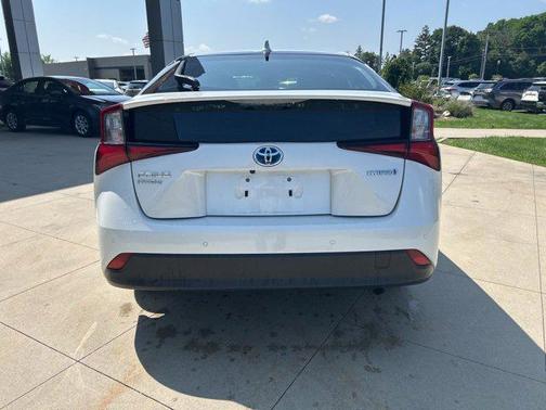 2022 Toyota Prius LE