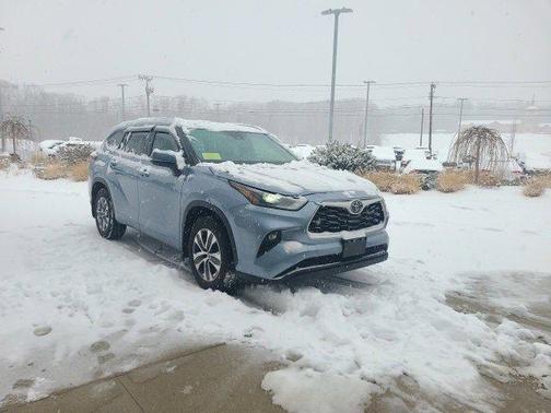 2024 Toyota Highlander XLE