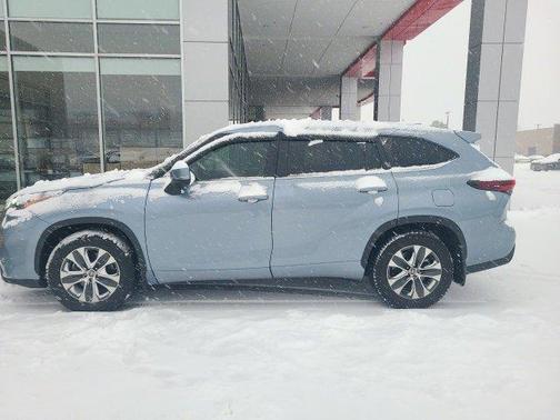 2024 Toyota Highlander XLE