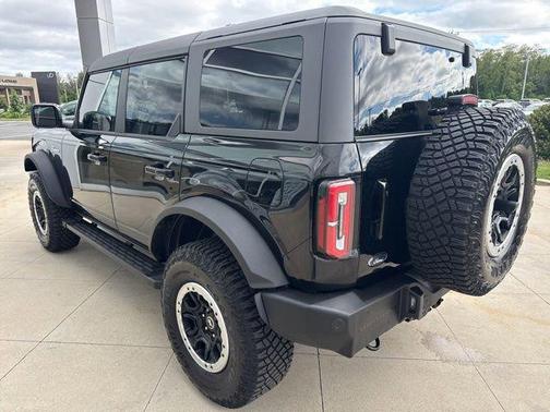 Shadow Black 2024 Ford Bronco Outer Banks