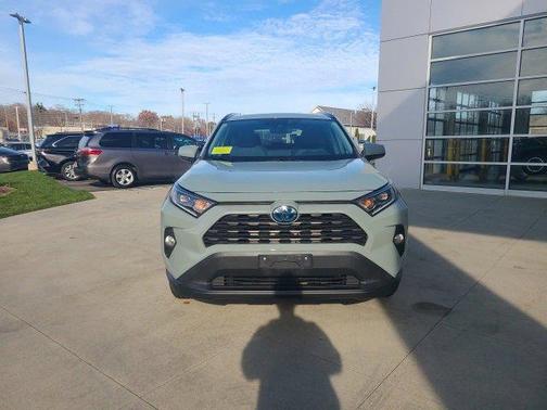 2020 Toyota RAV4 Hybrid XLE