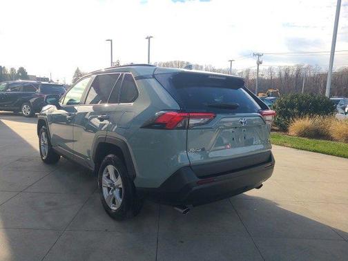 2020 Toyota RAV4 Hybrid XLE