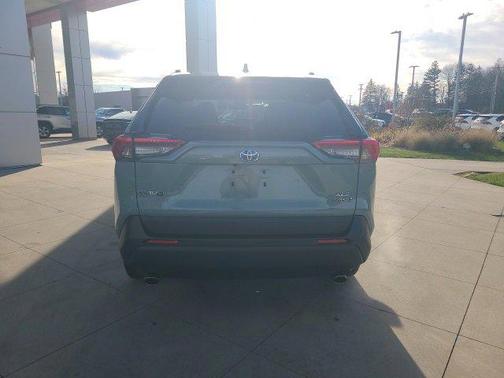 2020 Toyota RAV4 Hybrid XLE