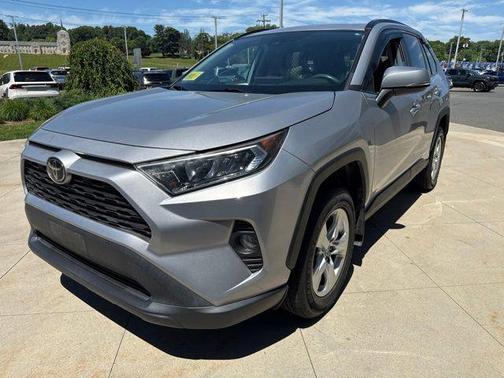 Silver Sky Metallic 2019 Toyota RAV4 XLE