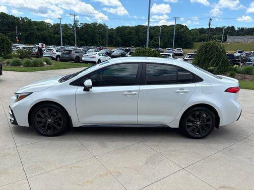 Wind Chill Pearl 2026 Toyota Corolla SE