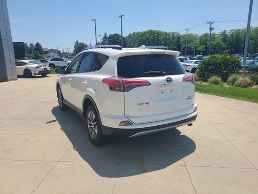 2017 Toyota RAV4 Hybrid XLE
