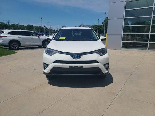 2017 Toyota RAV4 Hybrid XLE