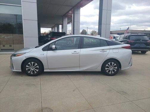 2022 Toyota Prius Prime XLE