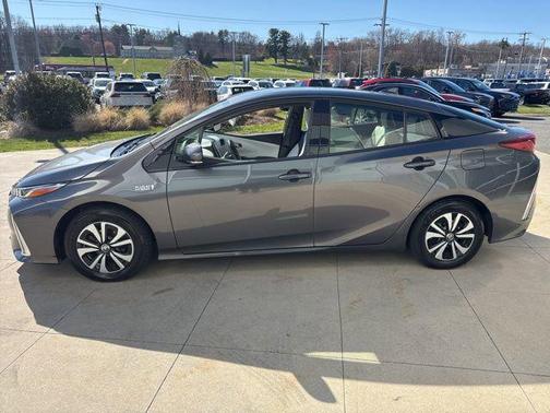 Magnetic Gray Metallic 2018 Toyota Prius Prime Premium