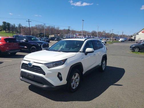 Super White 2021 Toyota RAV4 Hybrid XLE