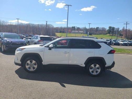 Super White 2021 Toyota RAV4 Hybrid XLE