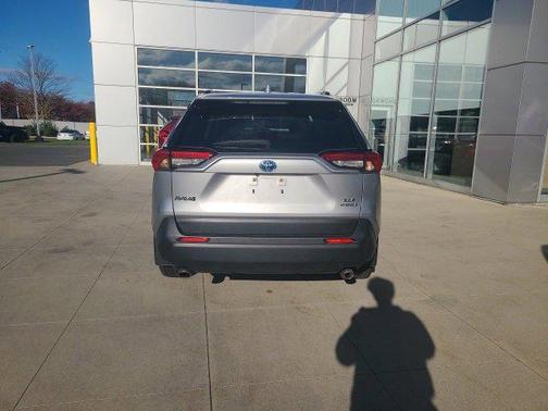 2023 Toyota RAV4 Hybrid XLE