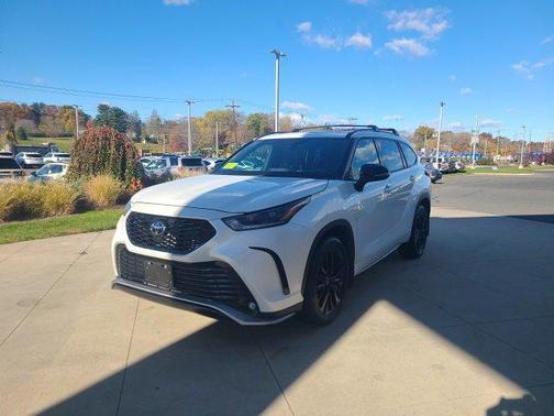 2023 Toyota Highlander XSE