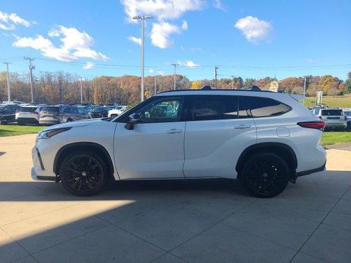 2023 Toyota Highlander XSE